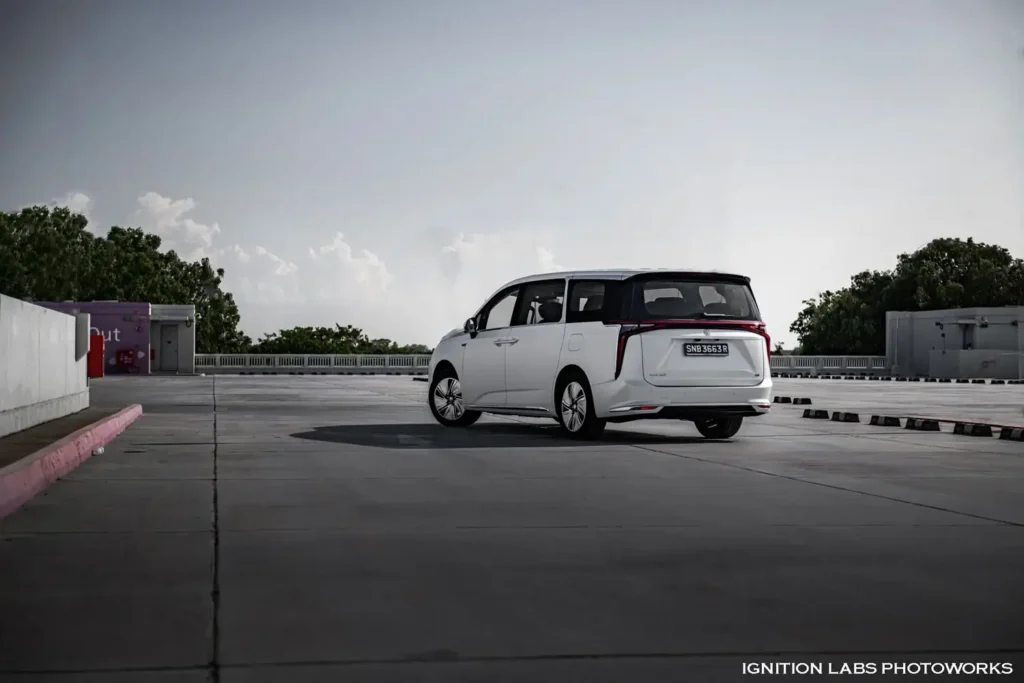 MG M9 EV's dual panoramic sunroof allowing natural light to flood the cabin.